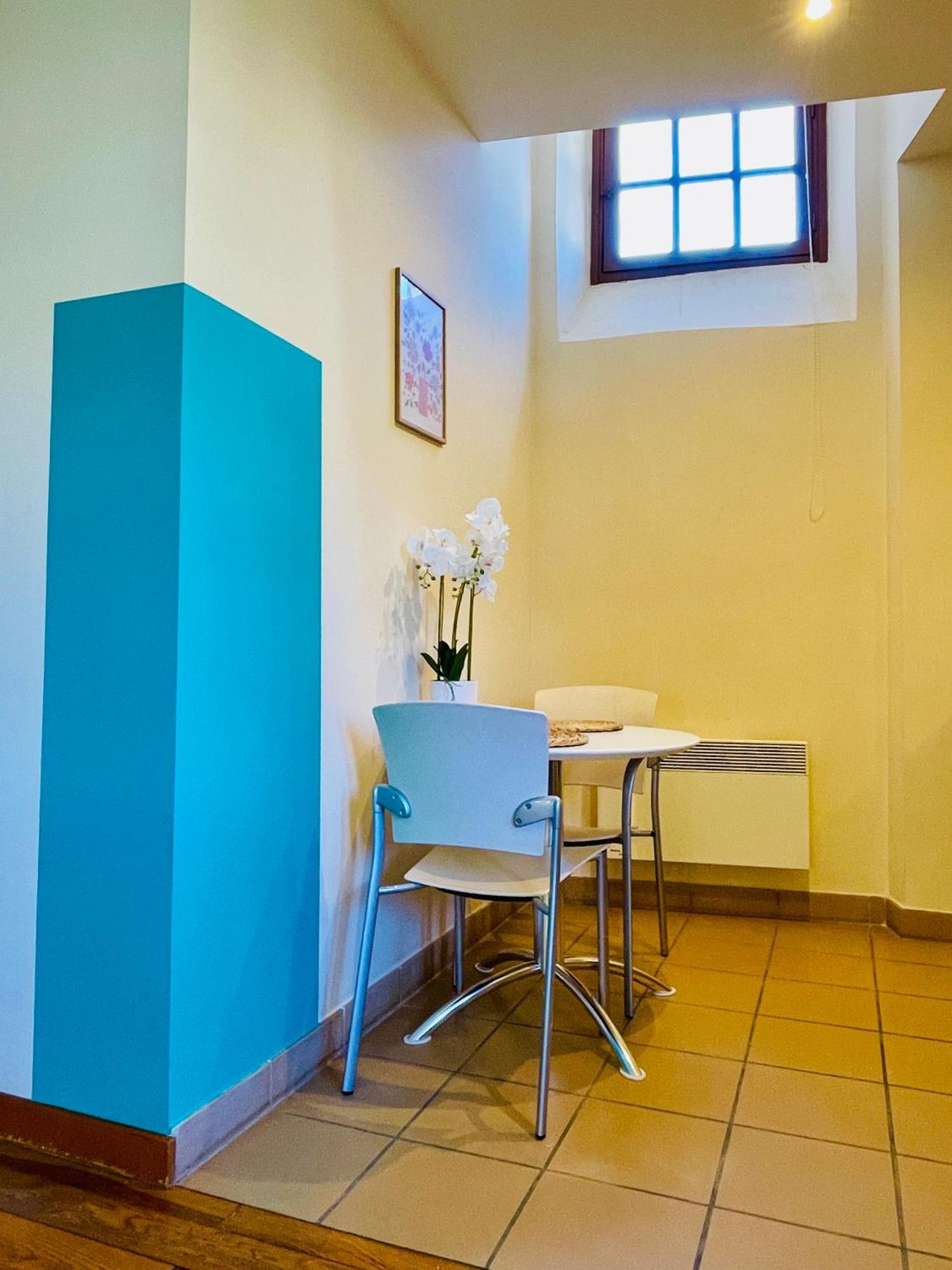 Appart'Hotel - Au Vieux Palais Еспалион Екстериор снимка