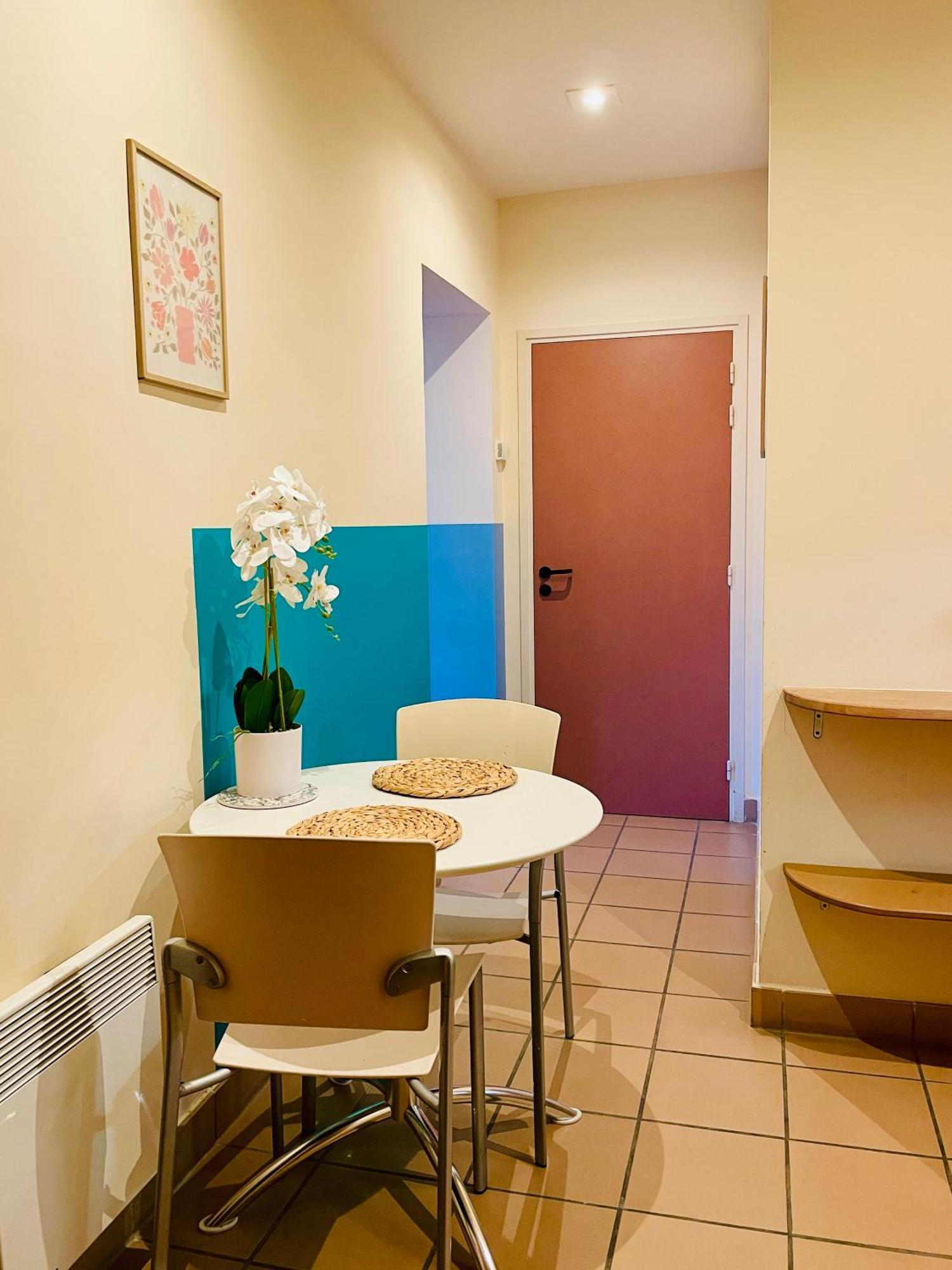 Appart'Hotel - Au Vieux Palais Еспалион Екстериор снимка